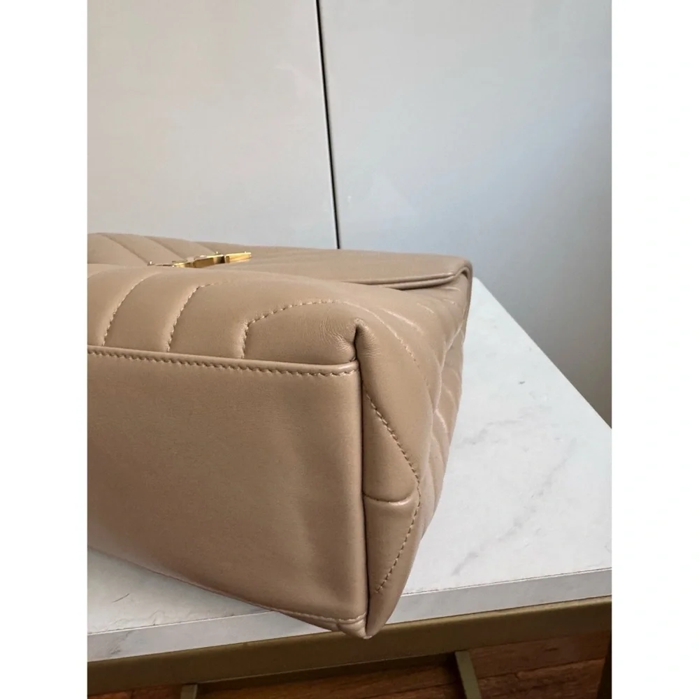 Yves Saint Laurent Loulou Medium - Picture 9 of 9
